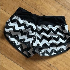 Rare lululemon chevron pattern shorts size 2